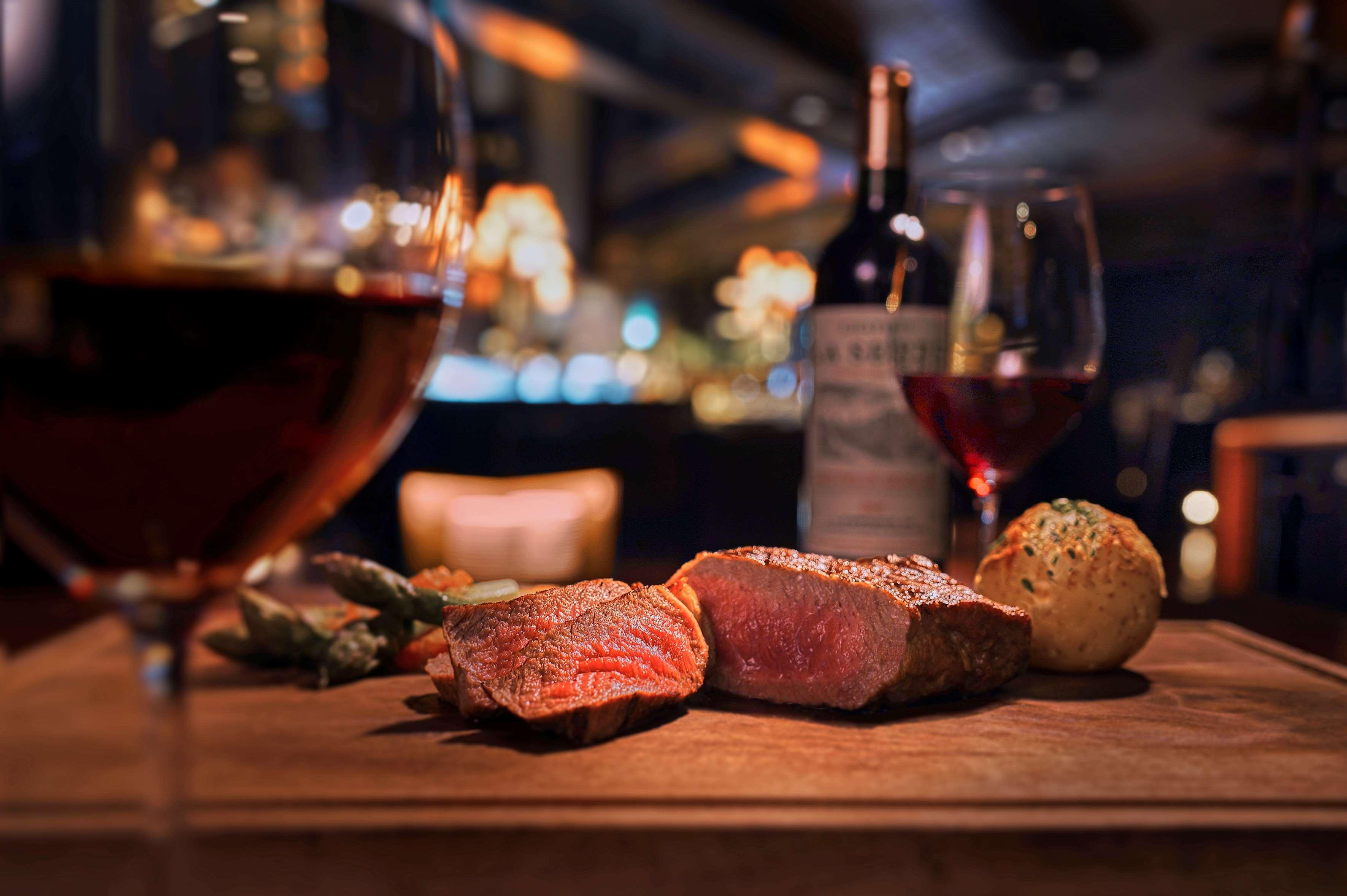 Grand Hyatt Hong Kong Hotel Exterior photo A steak dinner