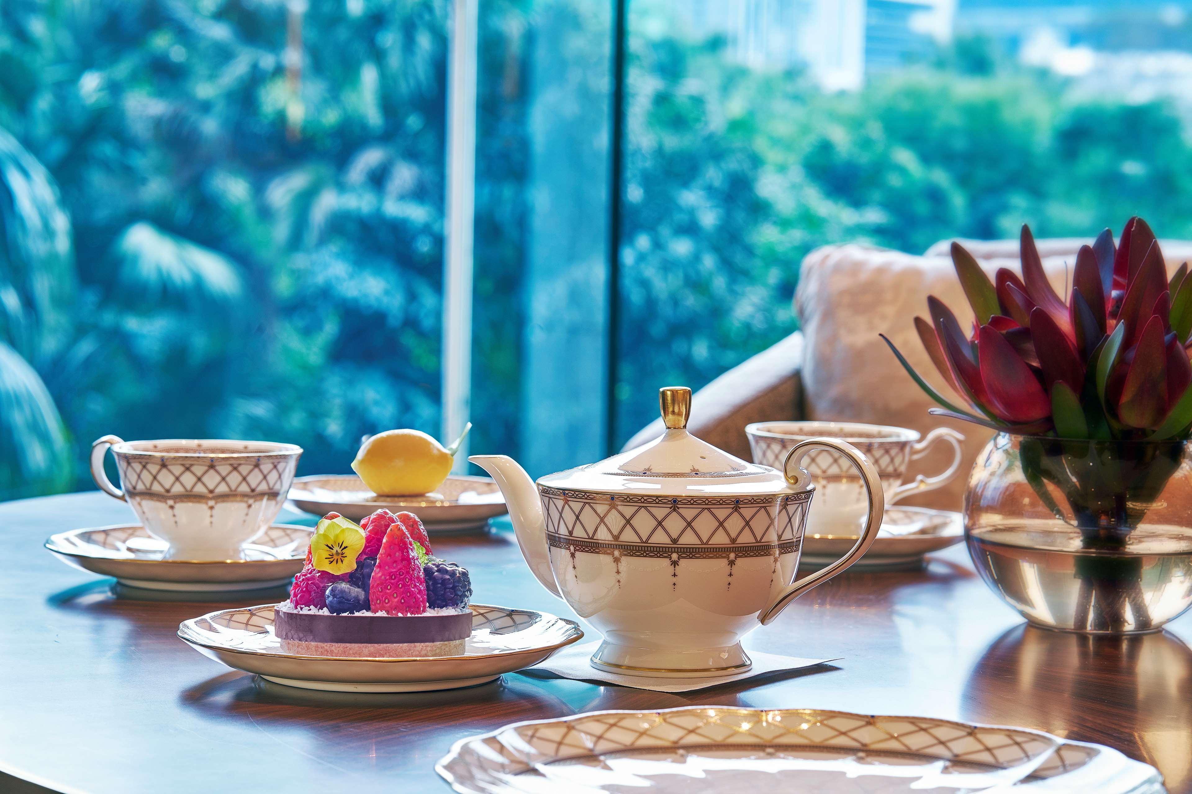 Grand Hyatt Hong Kong Hotel Exterior photo Teaware
