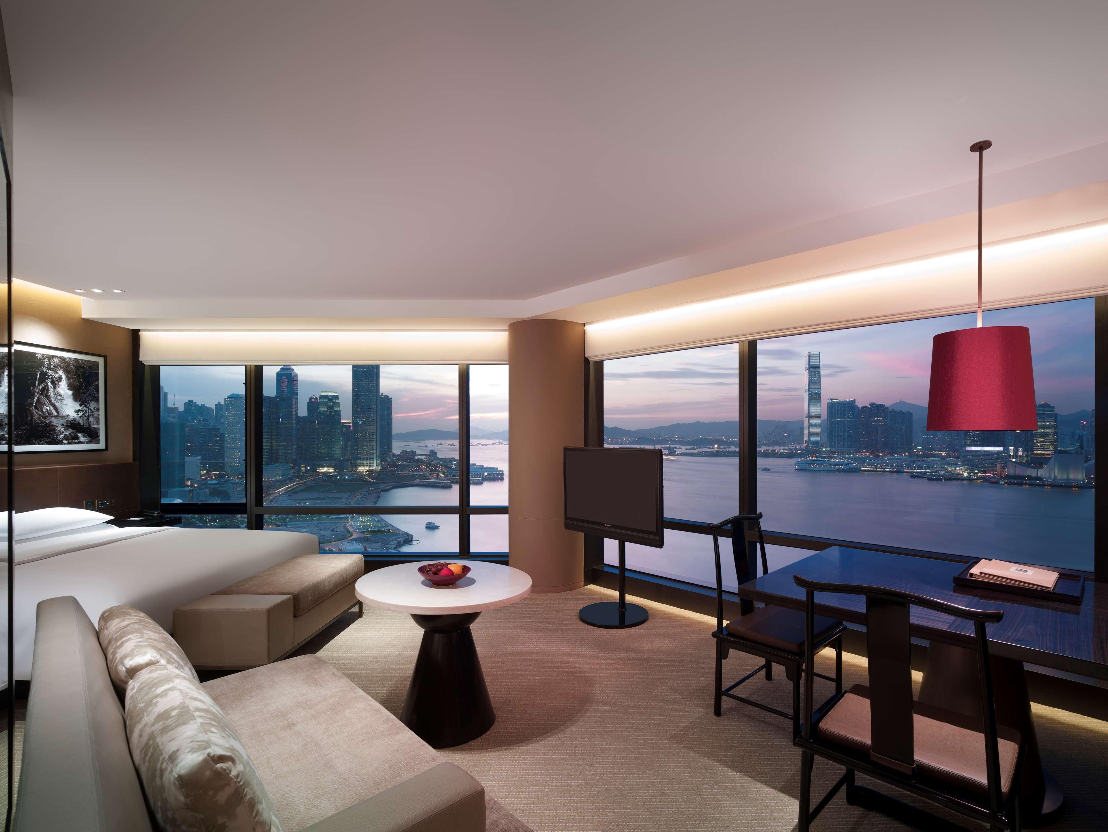 Grand Hyatt Hong Kong Hotel Exterior photo Deluxe Harbour View Room