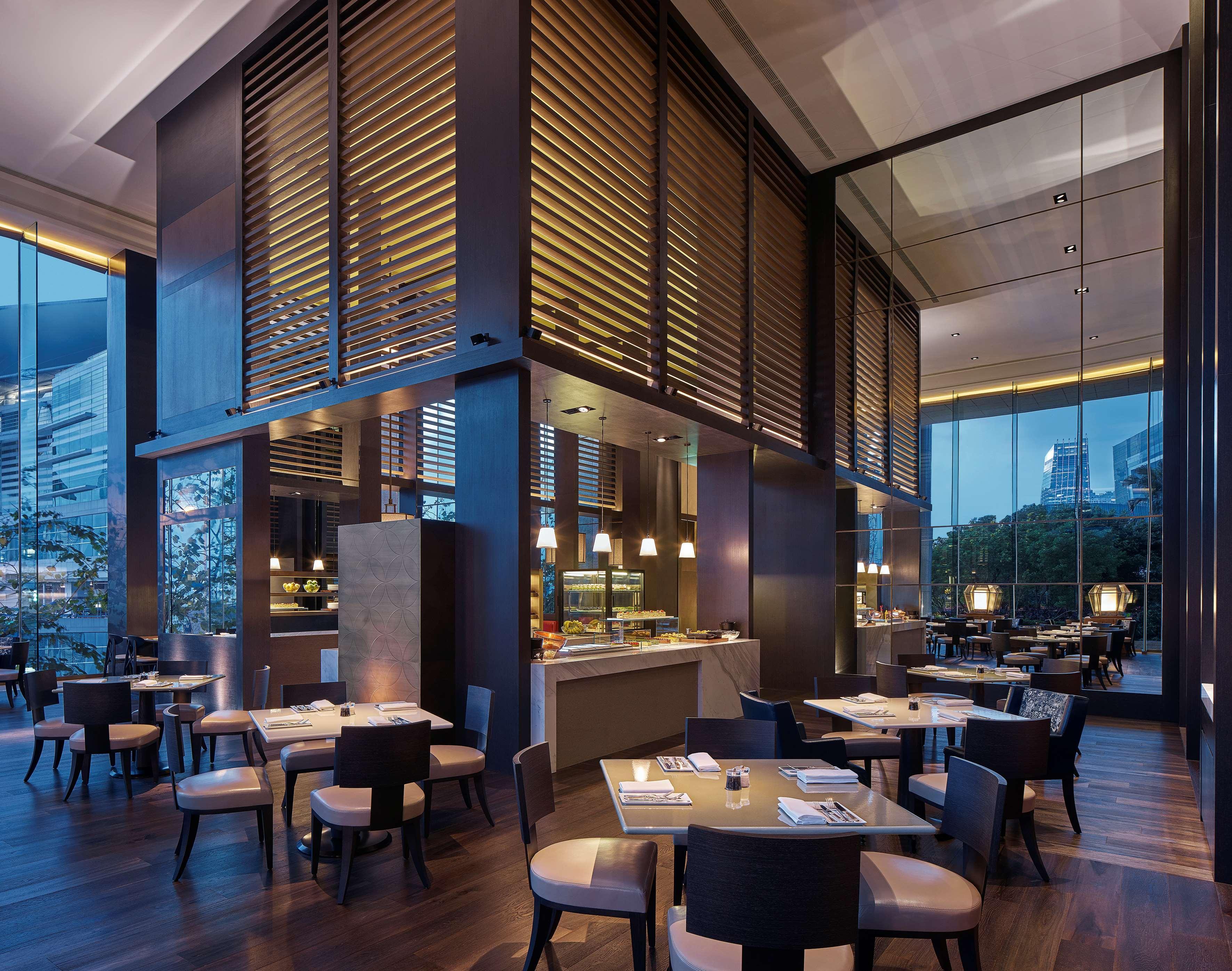Grand Hyatt Hong Kong Hotel Exterior photo The restaurant at The Hari