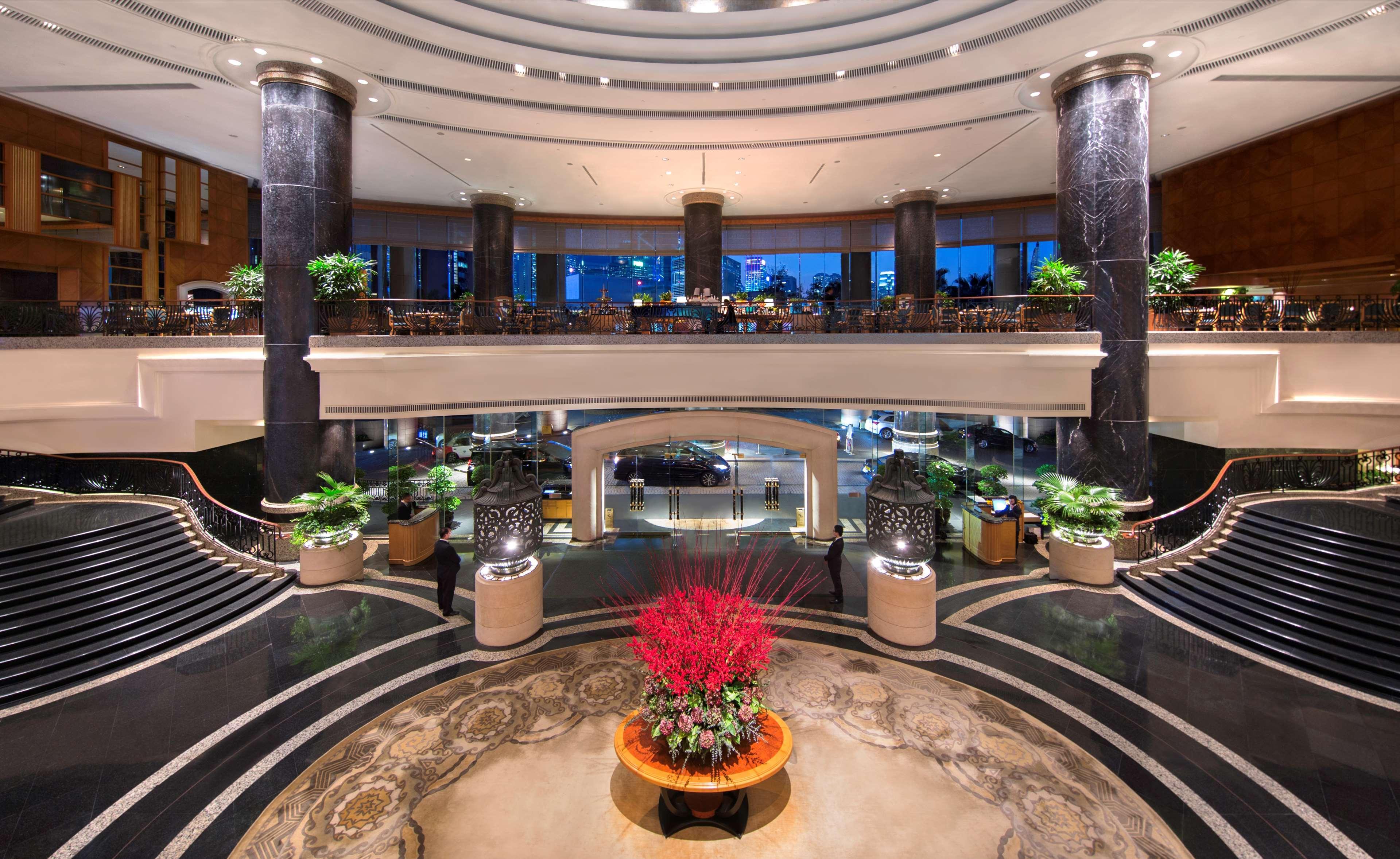 Grand Hyatt Hong Kong Hotel Exterior photo The lobby of the hotel